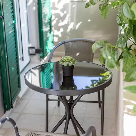 Apartment Ten Suns 4 *